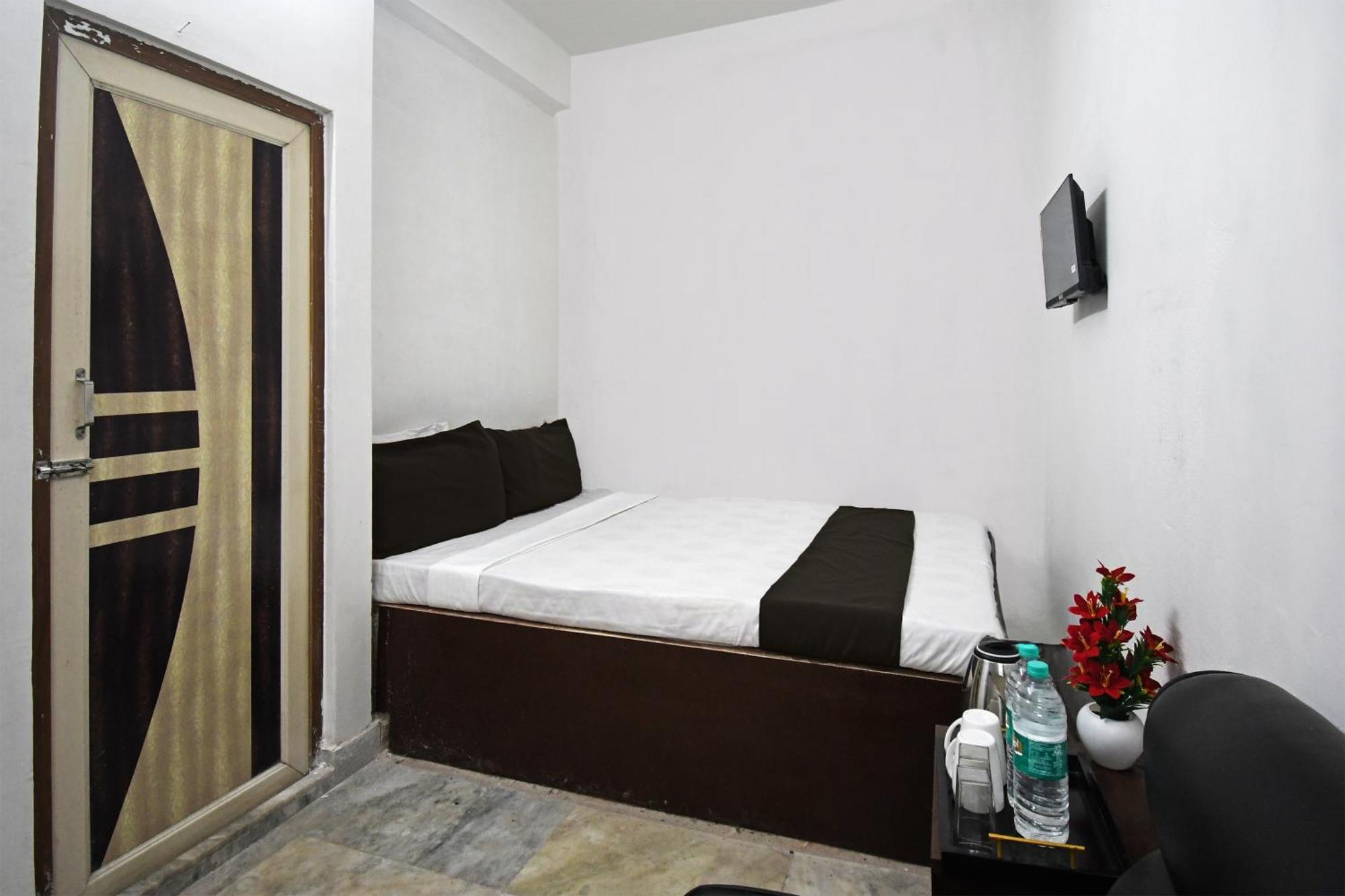 כלכותה Oyo Hotel Chinar Park מראה חיצוני תמונה
