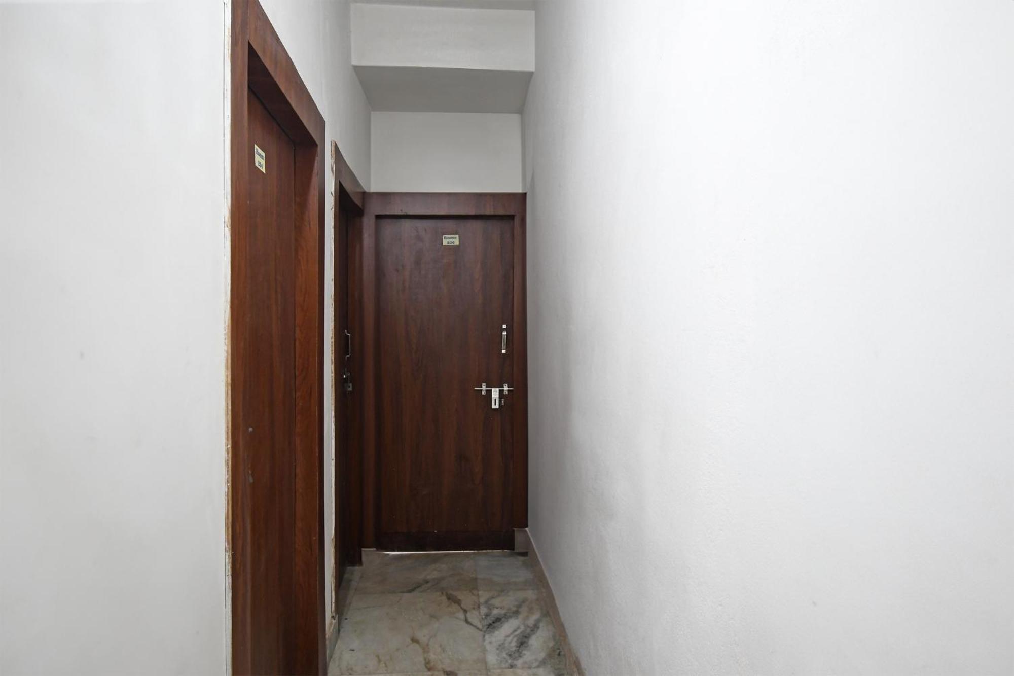 כלכותה Oyo Hotel Chinar Park מראה חיצוני תמונה