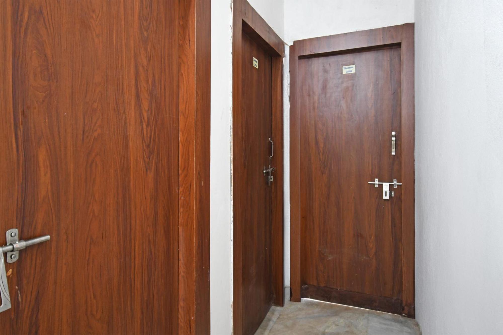 כלכותה Oyo Hotel Chinar Park מראה חיצוני תמונה