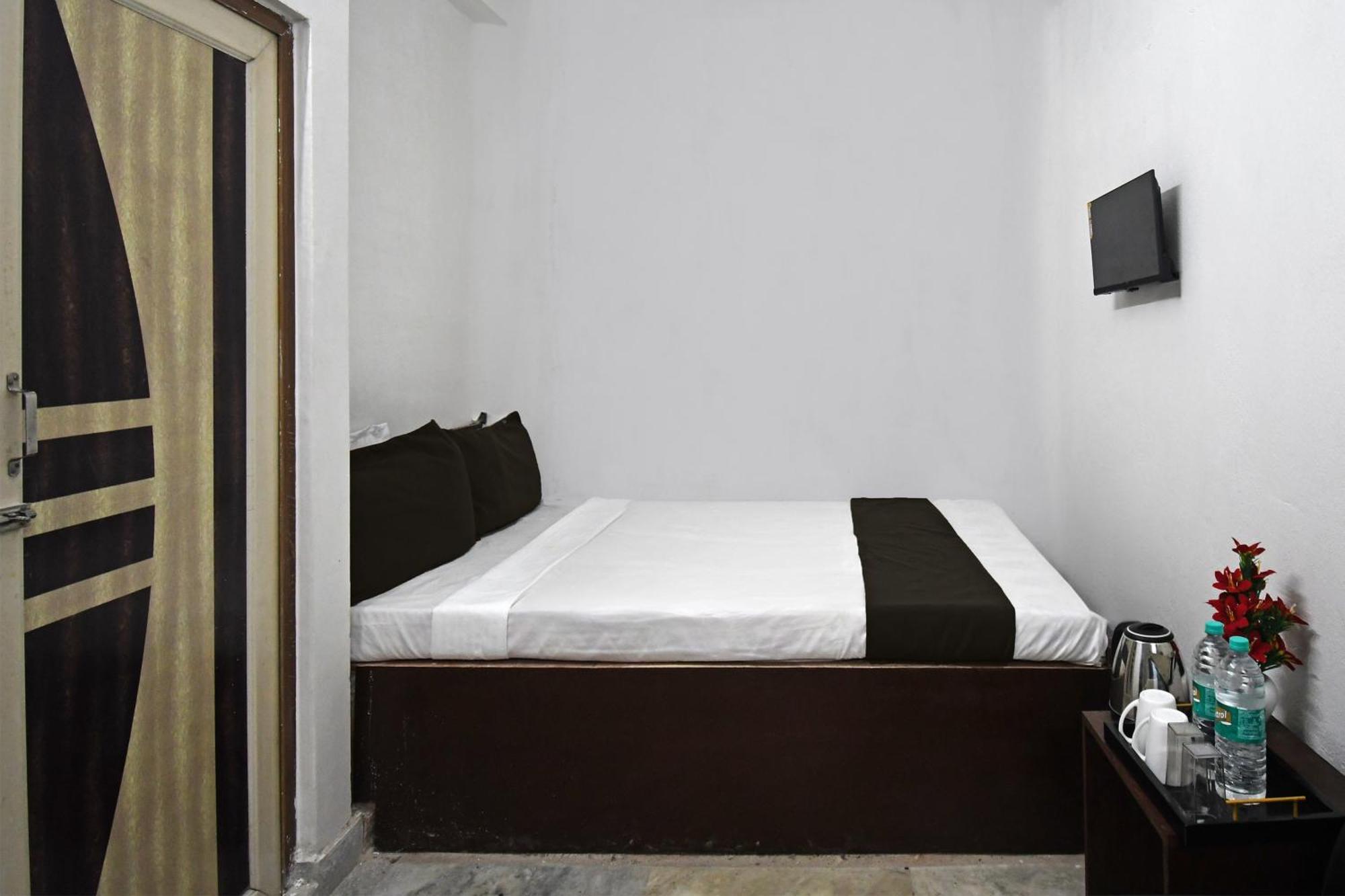 כלכותה Oyo Hotel Chinar Park מראה חיצוני תמונה