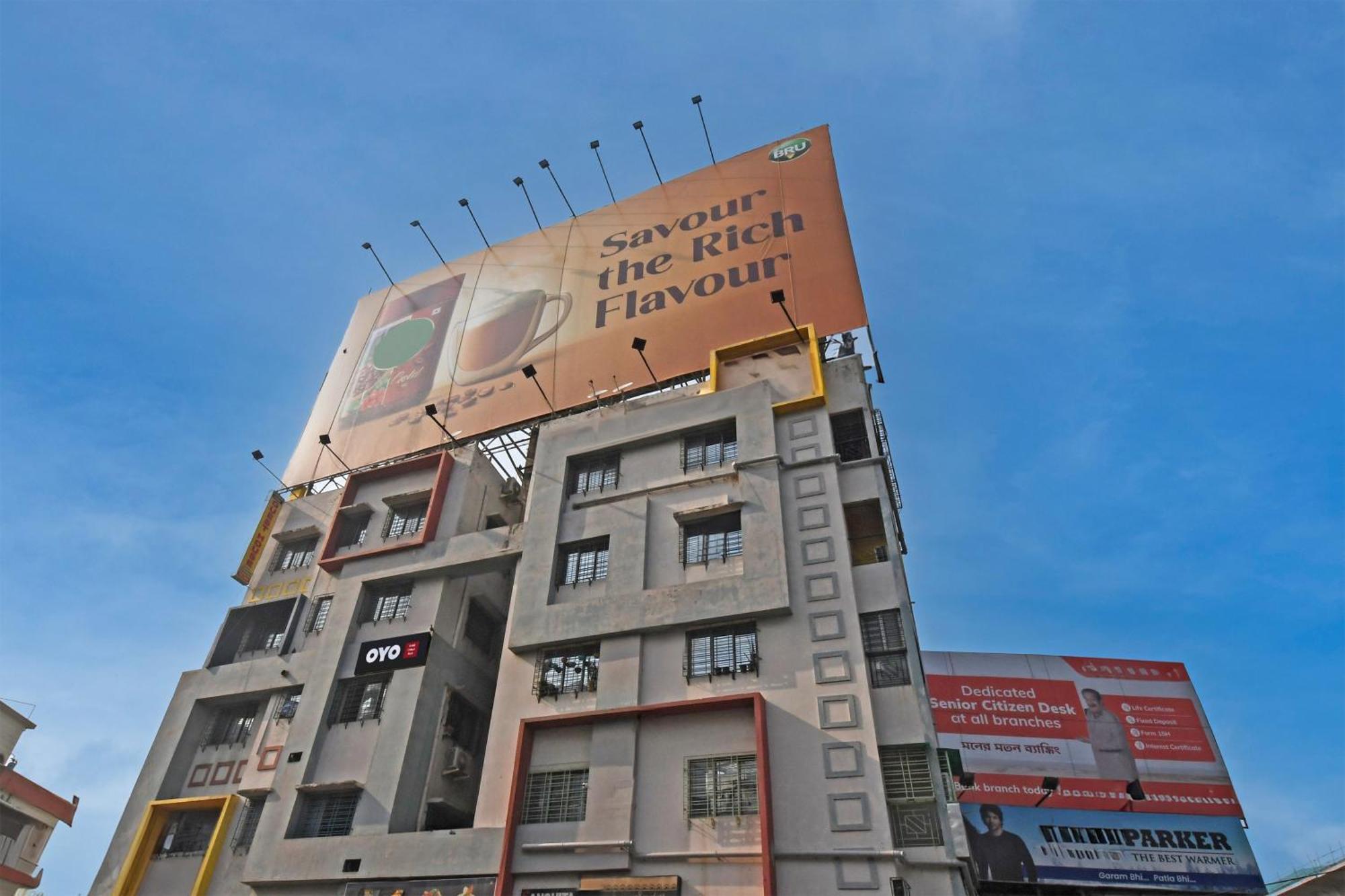 כלכותה Oyo Hotel Chinar Park מראה חיצוני תמונה